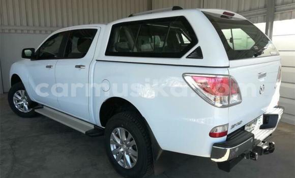 Acheter Occasion Voiture Mazda BT-50 Blanc à Beitbridge, Matabeleland South Acheter Occasion Voiture Mazda BT-50 Blanc à Beitbridge, Matabeleland South