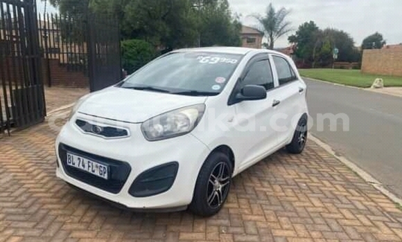 Buy Used Kia Picanto White Car in Beitbridge in Matabeleland South Buy Used Kia Picanto White Car in Beitbridge in Matabeleland South