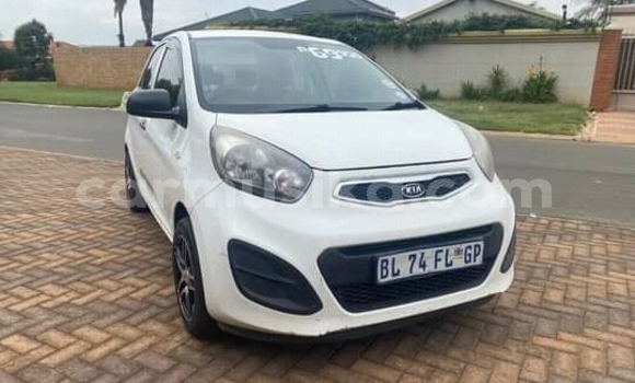 Buy Used Kia Picanto White Car in Beitbridge in Matabeleland South Buy Used Kia Picanto White Car in Beitbridge in Matabeleland South