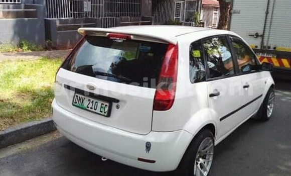 Buy Used Ford Fiesta White Car in Beitbridge in Matabeleland South Buy Used Ford Fiesta White Car in Beitbridge in Matabeleland South