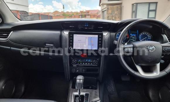 Acheter Occasion Voiture Toyota Hilux Gris à Beitbridge, Matabeleland South Acheter Occasion Voiture Toyota Hilux Gris à Beitbridge, Matabeleland South