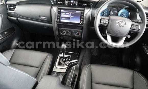 Acheter Occasion Voiture Toyota Hilux Blanc à Beitbridge, Matabeleland South Acheter Occasion Voiture Toyota Hilux Blanc à Beitbridge, Matabeleland South