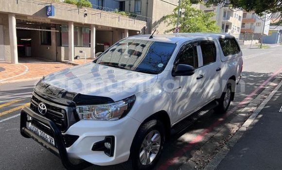 Nunua Ilio tumika Toyota Hilux Nyeupe Gari ndani ya Beitbridge nchini Matabeleland Kusini