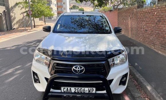 Acheter Occasion Voiture Toyota Hilux Blanc à Beitbridge, Matabeleland South Acheter Occasion Voiture Toyota Hilux Blanc à Beitbridge, Matabeleland South