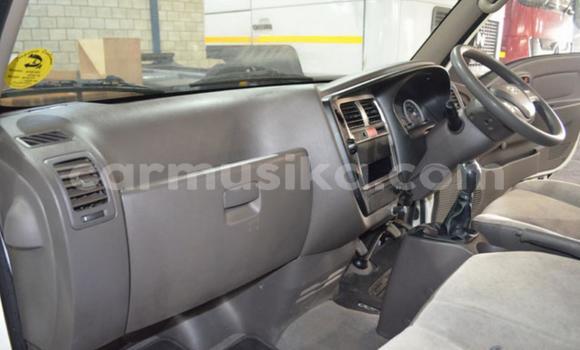 Nunua Ilio tumika Hyundai H1 Nyeupe Gari ndani ya Beitbridge nchini Matabeleland Kusini Nunua Ilio tumika Hyundai H1 Nyeupe Gari ndani ya Beitbridge nchini Matabeleland Kusini