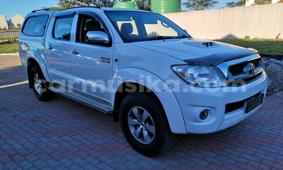 Acheter Occasion Voiture Toyota Hilux Blanc à Beitbridge, Matabeleland South Acheter Occasion Voiture Toyota Hilux Blanc à Beitbridge, Matabeleland South