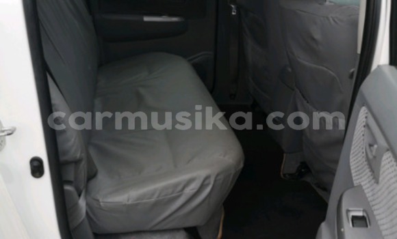 Acheter Occasion Voiture Toyota Hilux Blanc à Beitbridge, Matabeleland South Acheter Occasion Voiture Toyota Hilux Blanc à Beitbridge, Matabeleland South