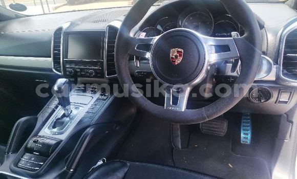 Tenga Tsaru Porsche Cayenne Sirivha Mota in Borrowdale in Harare Tenga Tsaru Porsche Cayenne Sirivha Mota in Borrowdale in Harare