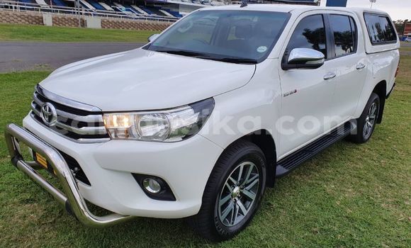 Buy Used Toyota Hilux White Car in Bulawayo in Bulawayo Buy Used Toyota Hilux White Car in Bulawayo in Bulawayo