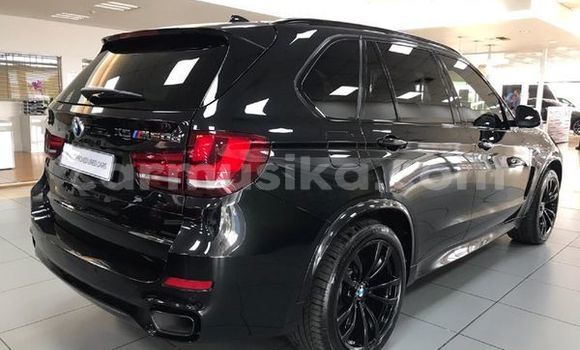 Nunua Ilio tumika BMW X5 M Nyeusi Gari ndani ya Epworth nchini Harare Nunua Ilio tumika BMW X5 M Nyeusi Gari ndani ya Epworth nchini Harare