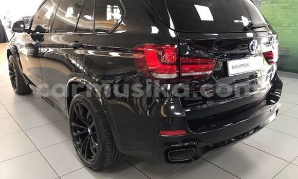 Nunua Ilio tumika BMW X5 M Nyeusi Gari ndani ya Epworth nchini Harare Nunua Ilio tumika BMW X5 M Nyeusi Gari ndani ya Epworth nchini Harare