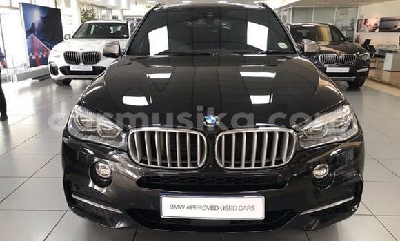 Nunua Ilio tumika BMW X5 M Nyeusi Gari ndani ya Epworth nchini Harare Nunua Ilio tumika BMW X5 M Nyeusi Gari ndani ya Epworth nchini Harare