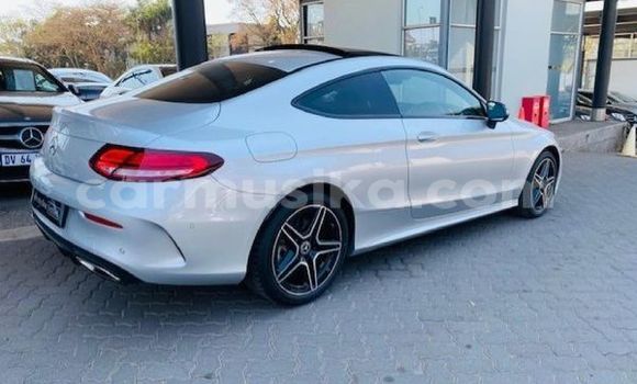 Nunua Ilio tumika Mercedes‒Benz 300–Series Fedha Gari ndani ya Belvedere nchini Harare Nunua Ilio tumika Mercedes‒Benz 300–Series Fedha Gari ndani ya Belvedere nchini Harare