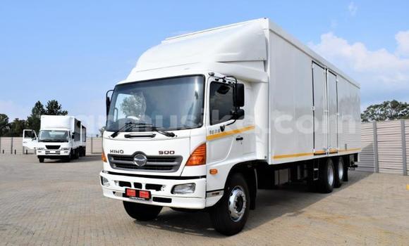 Nunua Ilio tumika Nissan UD Nyeupe Lori ndani ya Bulawayo nchini Bulawayo