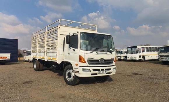 Buy Used Hino Ranger White Truck in Belvedere in Harare Buy Used Hino Ranger White Truck in Belvedere in Harare