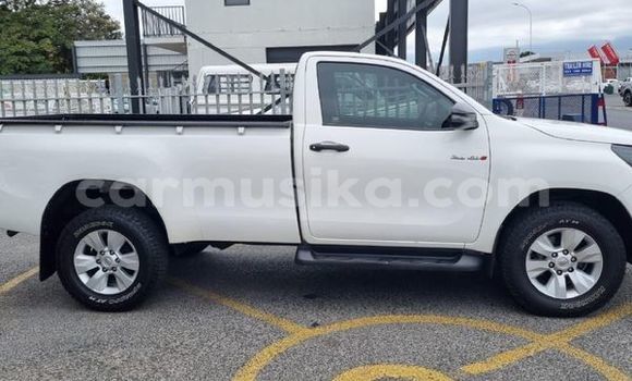 Acheter Occasion Voiture Toyota Hilux Blanc à Beitbridge, Matabeleland South Acheter Occasion Voiture Toyota Hilux Blanc à Beitbridge, Matabeleland South