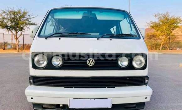 Nunua Ilio tumika Volkswagen Caravelle Nyeupe Gari ndani ya Beitbridge nchini Matabeleland Kusini Nunua Ilio tumika Volkswagen Caravelle Nyeupe Gari ndani ya Beitbridge nchini Matabeleland Kusini