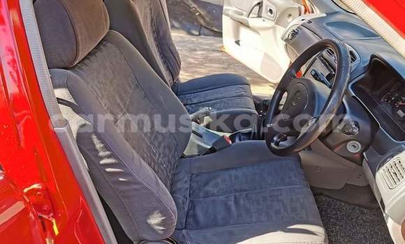 Acheter Occasion Voiture Mazda Etude Rouge à Beitbridge, Matabeleland South Acheter Occasion Voiture Mazda Etude Rouge à Beitbridge, Matabeleland South