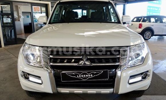 Nunua Ilio tumika Mitsubishi Pajero Nyeupe Gari ndani ya Beitbridge nchini Matabeleland Kusini