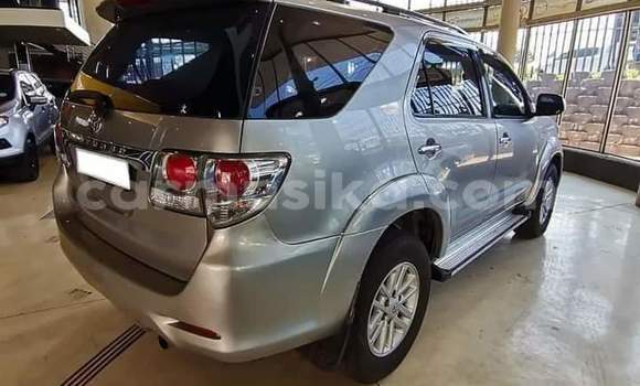 Acheter Occasion Voiture Toyota Fortuner Gris à Beitbridge, Matabeleland South Acheter Occasion Voiture Toyota Fortuner Gris à Beitbridge, Matabeleland South