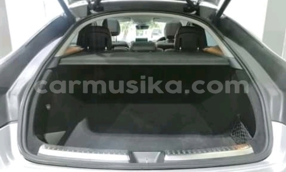 Tenga Tsaru Mercedes-Benz E-Classe Sirivha Mota in Beitbridge in Matabeleland South Tenga Tsaru Mercedes-Benz E-Classe Sirivha Mota in Beitbridge in Matabeleland South