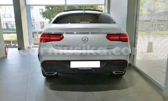 Tenga Tsaru Mercedes-Benz E-Classe Sirivha Mota in Beitbridge in Matabeleland South Tenga Tsaru Mercedes-Benz E-Classe Sirivha Mota in Beitbridge in Matabeleland South