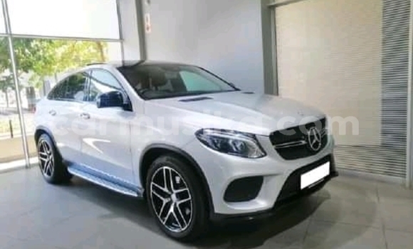 Tenga Tsaru Mercedes-Benz E-Classe Sirivha Mota in Beitbridge in Matabeleland South Tenga Tsaru Mercedes-Benz E-Classe Sirivha Mota in Beitbridge in Matabeleland South