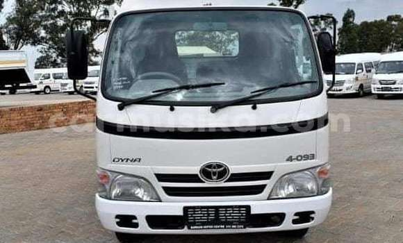 Acheter Occasion Voiture Toyota Dyna Blanc à Beitbridge, Matabeleland South Acheter Occasion Voiture Toyota Dyna Blanc à Beitbridge, Matabeleland South