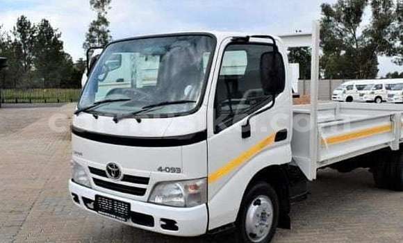 Acheter Occasion Voiture Toyota Dyna Blanc à Beitbridge, Matabeleland South Acheter Occasion Voiture Toyota Dyna Blanc à Beitbridge, Matabeleland South