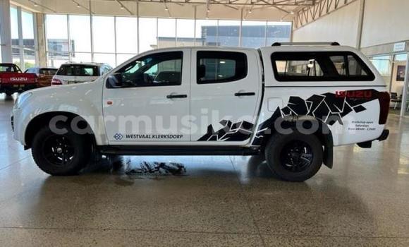 Tenga Tsaru Isuzu KB Chena Mota in Beitbridge in Matabeleland South Tenga Tsaru Isuzu KB Chena Mota in Beitbridge in Matabeleland South