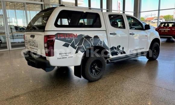 Tenga Tsaru Isuzu KB Chena Mota in Beitbridge in Matabeleland South Tenga Tsaru Isuzu KB Chena Mota in Beitbridge in Matabeleland South