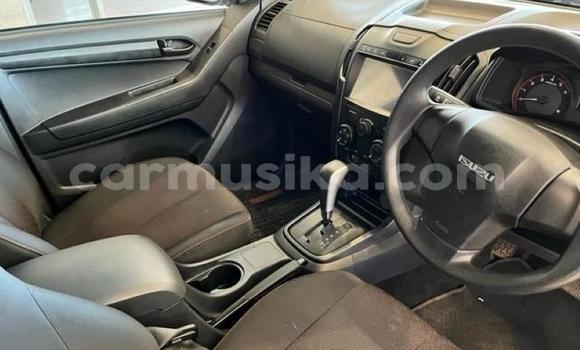 Tenga Tsaru Isuzu KB Chena Mota in Beitbridge in Matabeleland South Tenga Tsaru Isuzu KB Chena Mota in Beitbridge in Matabeleland South