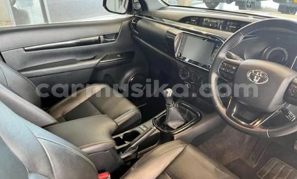 Tenga Tsaru Toyota Hilux Chena Mota in Beitbridge in Matabeleland South Tenga Tsaru Toyota Hilux Chena Mota in Beitbridge in Matabeleland South