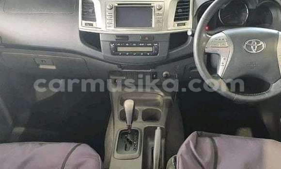 Tenga Tsaru Toyota Hilux Sirivha Mota in Beitbridge in Matabeleland South Tenga Tsaru Toyota Hilux Sirivha Mota in Beitbridge in Matabeleland South