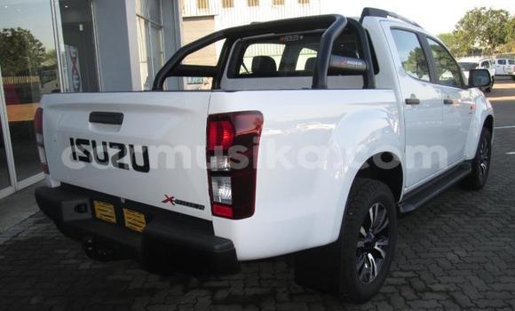 Acheter Occasion Voiture Isuzu D–MAX Blanc à Beitbridge, Matabeleland South Acheter Occasion Voiture Isuzu D–MAX Blanc à Beitbridge, Matabeleland South
