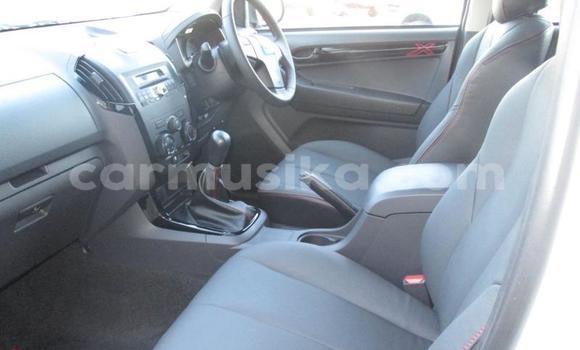Acheter Occasion Voiture Isuzu D–MAX Blanc à Beitbridge, Matabeleland South Acheter Occasion Voiture Isuzu D–MAX Blanc à Beitbridge, Matabeleland South