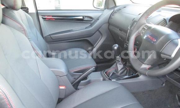 Acheter Occasion Voiture Isuzu D–MAX Blanc à Beitbridge, Matabeleland South Acheter Occasion Voiture Isuzu D–MAX Blanc à Beitbridge, Matabeleland South
