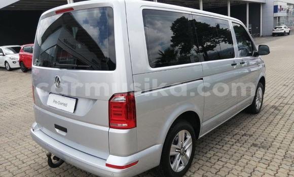Nunua Ilio tumika Volkswagen Caravelle Fedha Gari ndani ya Beitbridge nchini Matabeleland Kusini Nunua Ilio tumika Volkswagen Caravelle Fedha Gari ndani ya Beitbridge nchini Matabeleland Kusini