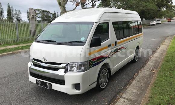 Tenga Tsaru Toyota Hiace Chena Mota in Beitbridge in Matabeleland South