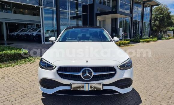 Nunua Ilio tumika Mercedes‒Benz C–Class Nyeupe Gari ndani ya Beitbridge nchini Matabeleland Kusini Nunua Ilio tumika Mercedes‒Benz C–Class Nyeupe Gari ndani ya Beitbridge nchini Matabeleland Kusini