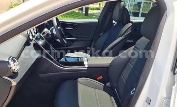 Nunua Ilio tumika Mercedes‒Benz C–Class Nyeupe Gari ndani ya Beitbridge nchini Matabeleland Kusini Nunua Ilio tumika Mercedes‒Benz C–Class Nyeupe Gari ndani ya Beitbridge nchini Matabeleland Kusini