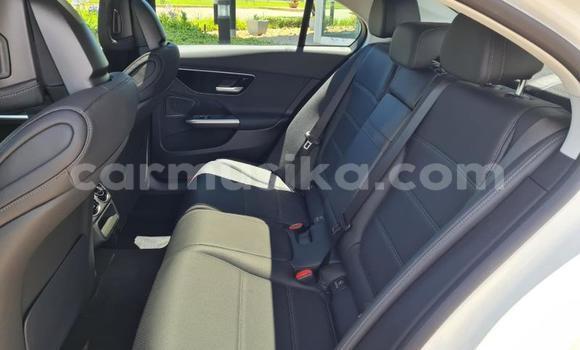 Nunua Ilio tumika Mercedes‒Benz C–Class Nyeupe Gari ndani ya Beitbridge nchini Matabeleland Kusini Nunua Ilio tumika Mercedes‒Benz C–Class Nyeupe Gari ndani ya Beitbridge nchini Matabeleland Kusini