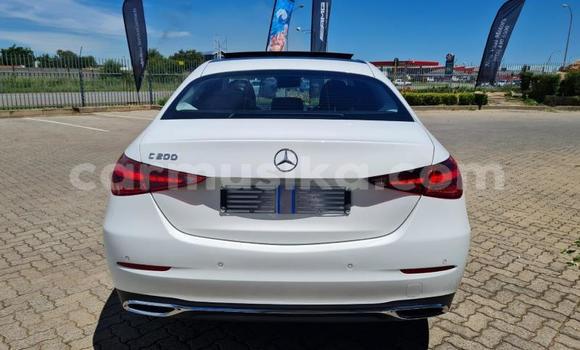 Nunua Ilio tumika Mercedes‒Benz C–Class Nyeupe Gari ndani ya Beitbridge nchini Matabeleland Kusini Nunua Ilio tumika Mercedes‒Benz C–Class Nyeupe Gari ndani ya Beitbridge nchini Matabeleland Kusini