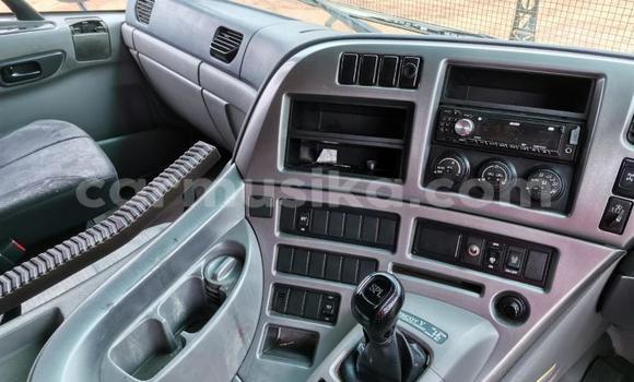 Nunua Ilio tumika Nissan UD Nyeupe Lori ndani ya Beitbridge nchini Matabeleland Kusini Nunua Ilio tumika Nissan UD Nyeupe Lori ndani ya Beitbridge nchini Matabeleland Kusini