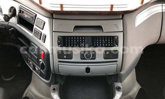 Acheter Occasion Voiture DAF 46 Blanc à Beitbridge, Matabeleland South Acheter Occasion Voiture DAF 46 Blanc à Beitbridge, Matabeleland South