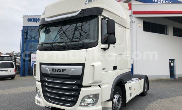 Acheter Occasion Voiture DAF 46 Blanc à Beitbridge, Matabeleland South Acheter Occasion Voiture DAF 46 Blanc à Beitbridge, Matabeleland South