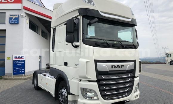 Acheter Occasion Voiture DAF 46 Blanc à Beitbridge, Matabeleland South Acheter Occasion Voiture DAF 46 Blanc à Beitbridge, Matabeleland South