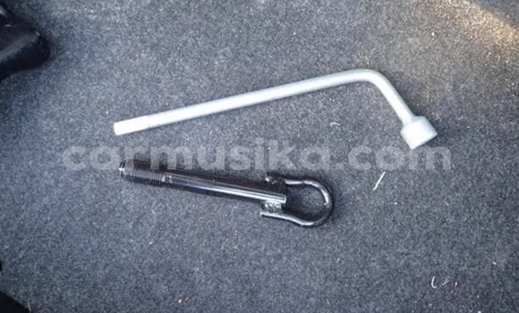 Acheter Occasion Voiture Toyota Vitz Gris à Beitbridge, Matabeleland South Acheter Occasion Voiture Toyota Vitz Gris à Beitbridge, Matabeleland South