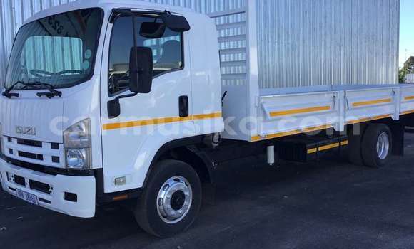 Acheter Occasion Utilitaire Isuzu FTR 850 Blanc à Beitbridge, Matabeleland South Acheter Occasion Utilitaire Isuzu FTR 850 Blanc à Beitbridge, Matabeleland South