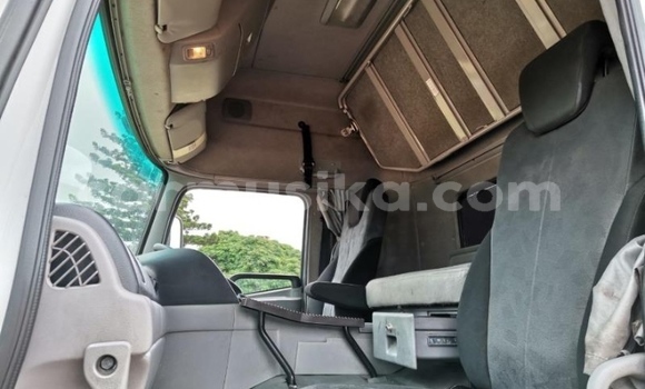 Acheter Occasion Utilitaire Nissan UD Blanc à Beitbridge, Matabeleland South Acheter Occasion Utilitaire Nissan UD Blanc à Beitbridge, Matabeleland South